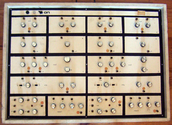 Synth&eacute; 02